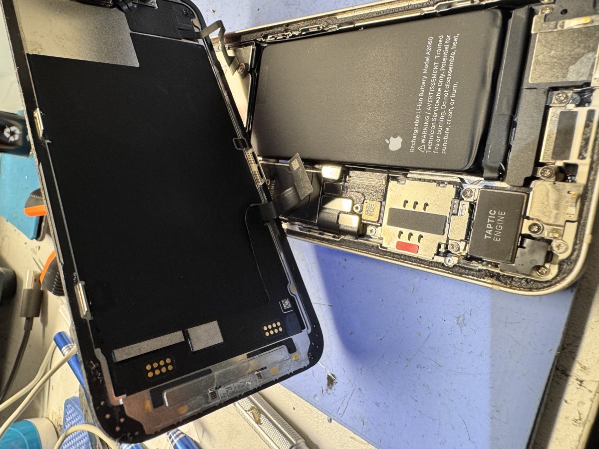 Can I Trust a Phone Repair Store With My Photos? A Practical Privacy Guide